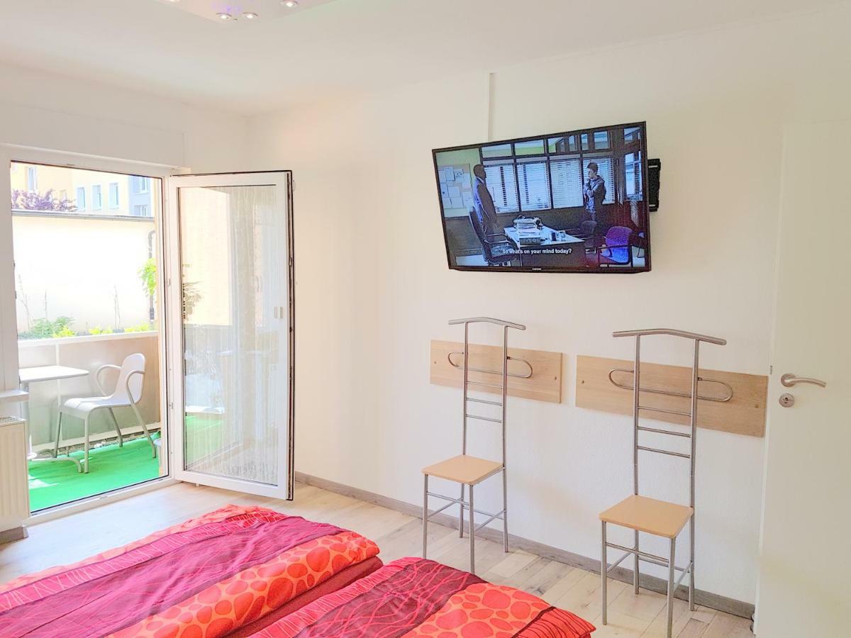 Regina Apartment *